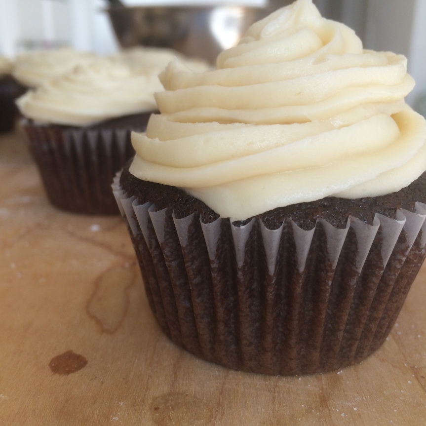 Guinness Chocolate Cupcakes with Bailey’s Icing – Pie Girl Bakes